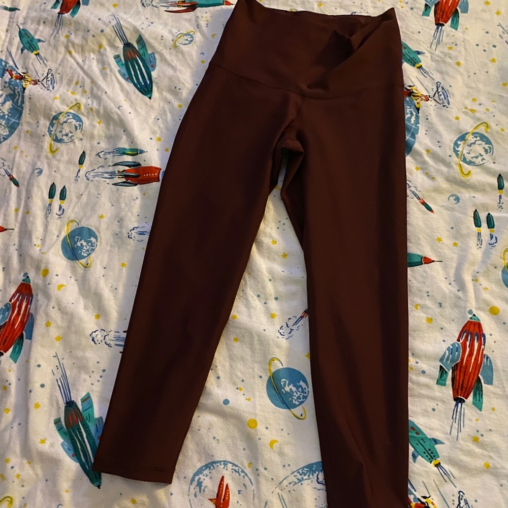 Maroon Old Navy capris